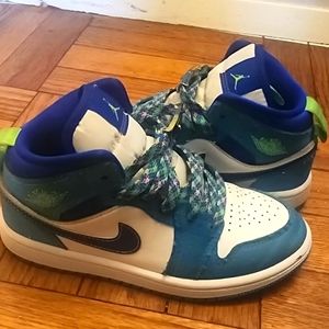 Unisex Air Jordan 1 Mid SE Sprite sneakers